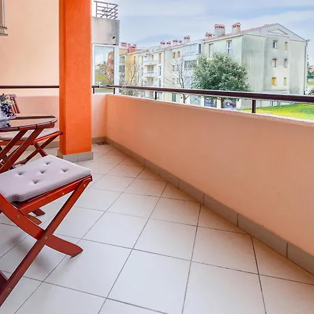 Awesome In With Kitchen شقة